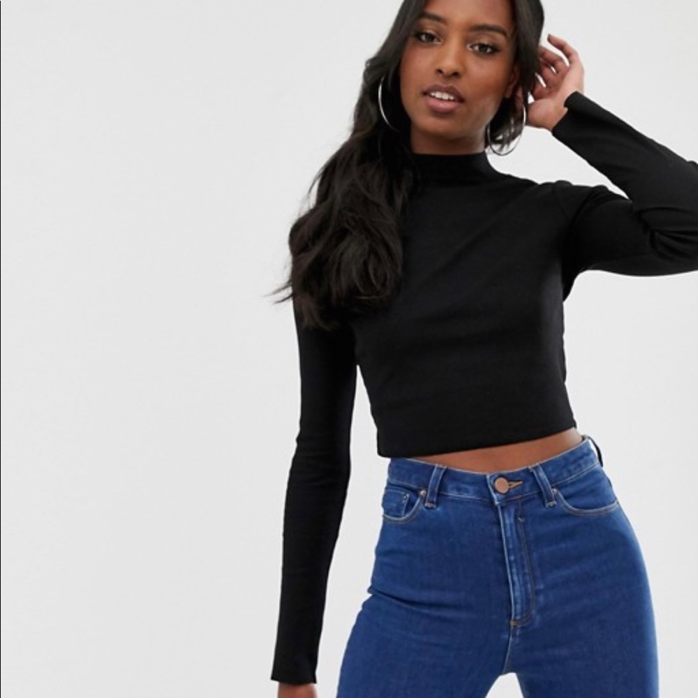 SOLD | Long sleeve, Turtleneck crop top